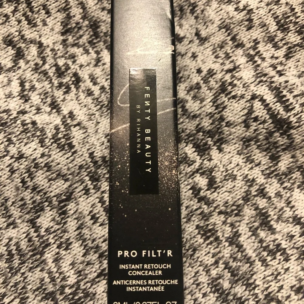 Fenty 120 Pro Filt’r Instant Retouch Concealer